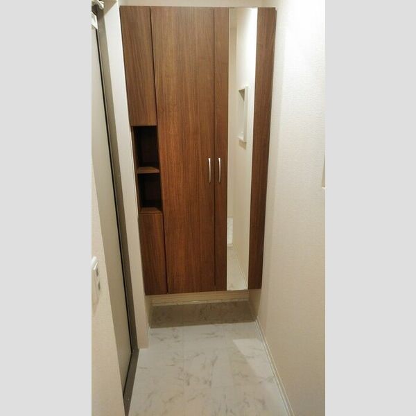 玄関 (シューズボックス)