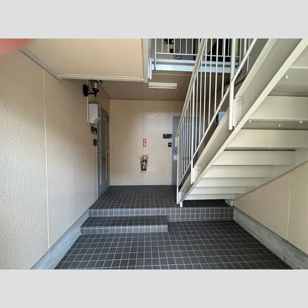 エントランス (エントランス)