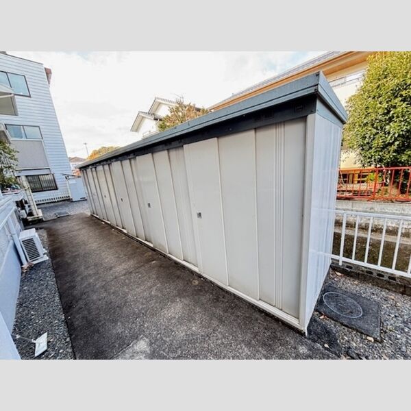 現地周辺 (物置)