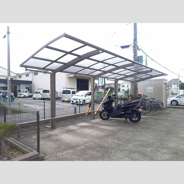 現地周辺 (駐輪場)