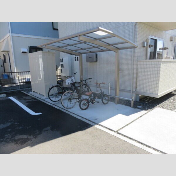 現地周辺 (駐輪場)