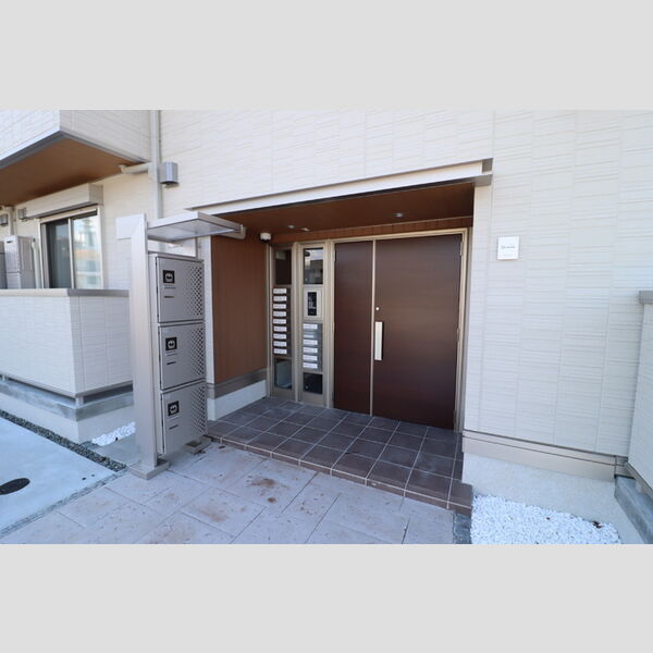 エントランス (宅配ボックス、オートロック)