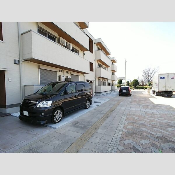 駐車場 (駐車場)