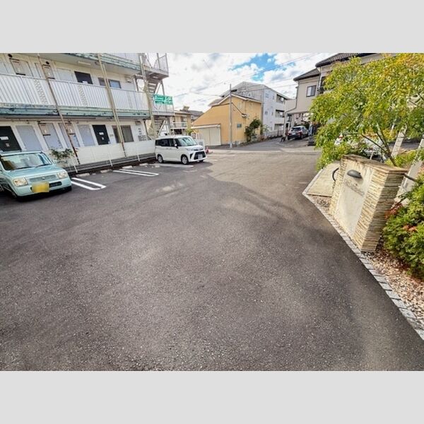 駐車場 (駐車場)