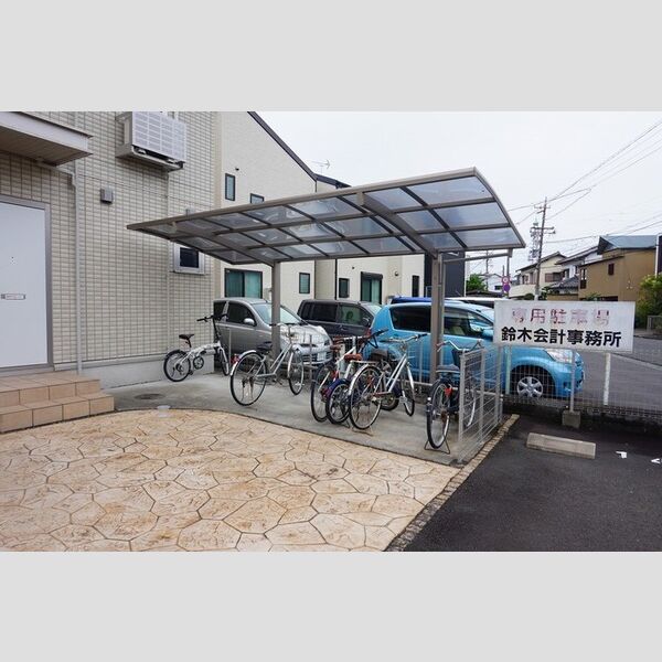 現地周辺 (駐輪場)