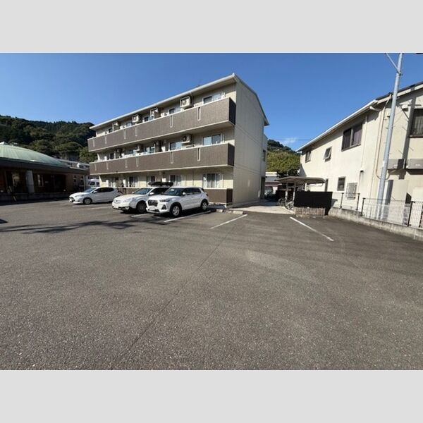 駐車場 (駐車場)