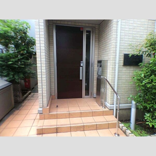 エントランス (エントランス)