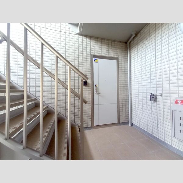エントランス (エントランス)