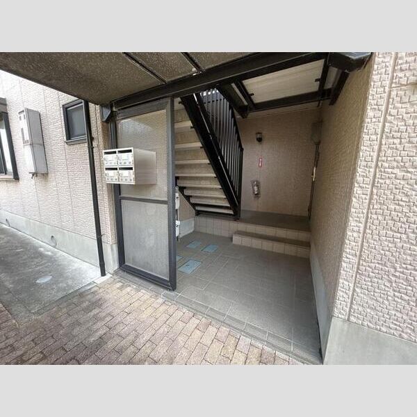 エントランス (エントランス)