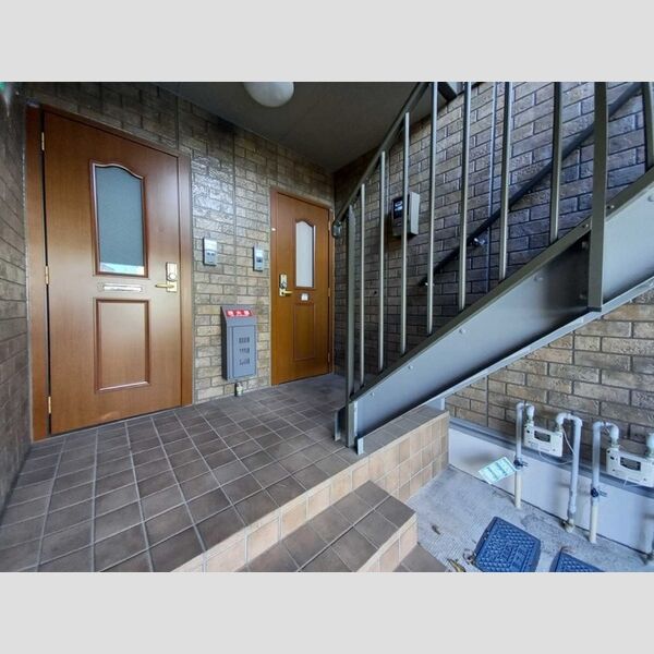 エントランス (エントランス)