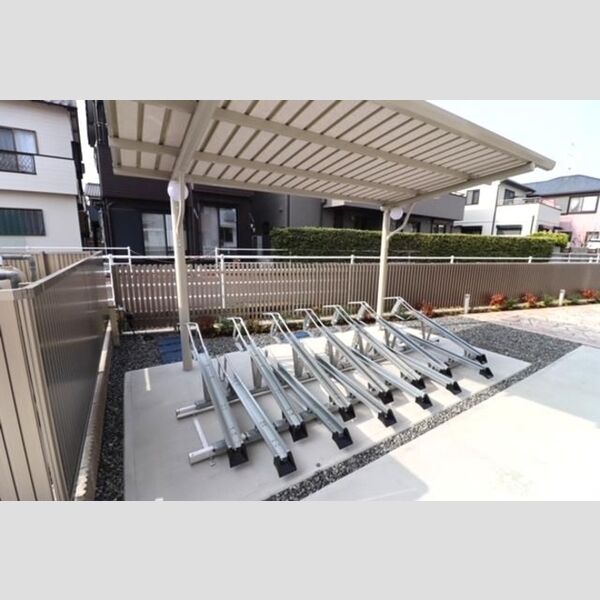 現地周辺 (駐輪場)