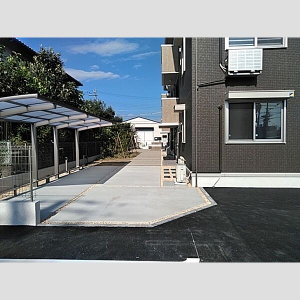 現地周辺 (共用通路(西側))