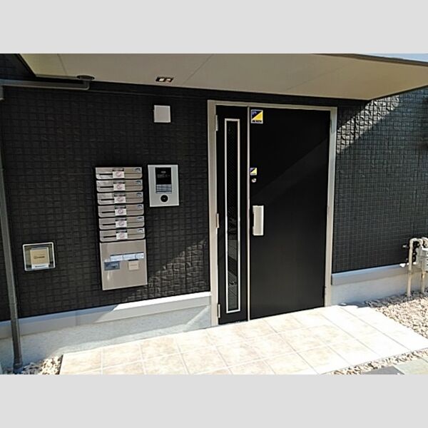 エントランス (エントランス(東側))