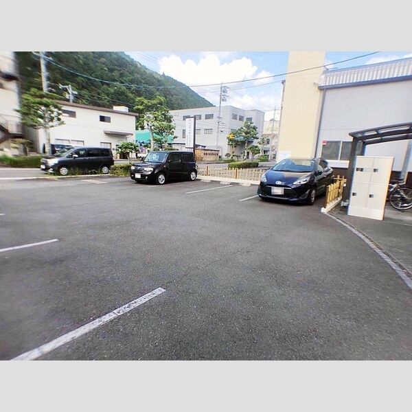 駐車場 (駐車場)