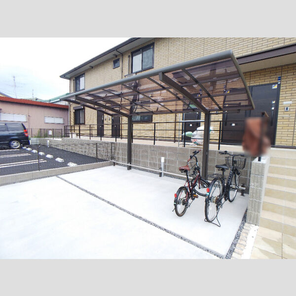 現地周辺 (駐輪場)