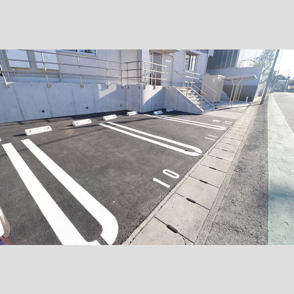 駐車場 (駐車場)