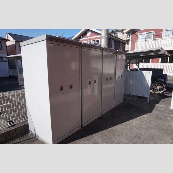 現地周辺 (倉庫)