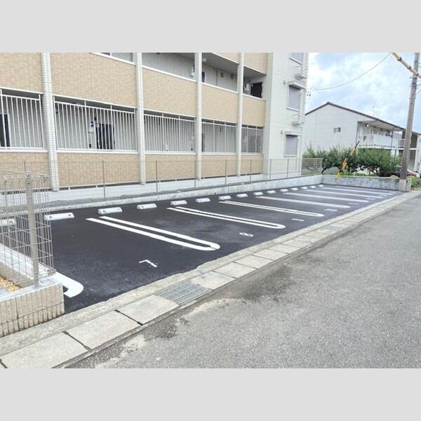 駐車場 (駐車場)