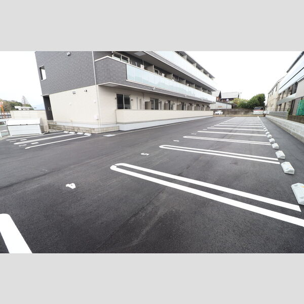 駐車場 (駐車場)