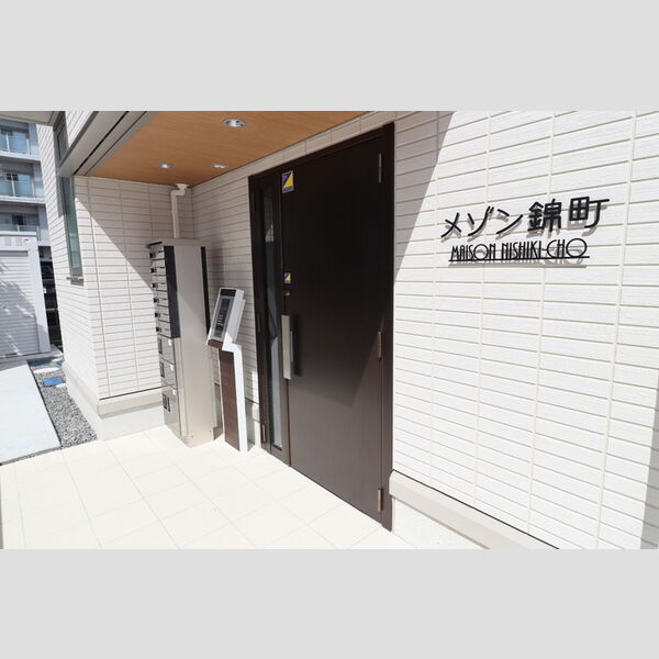 エントランス (エントランス)