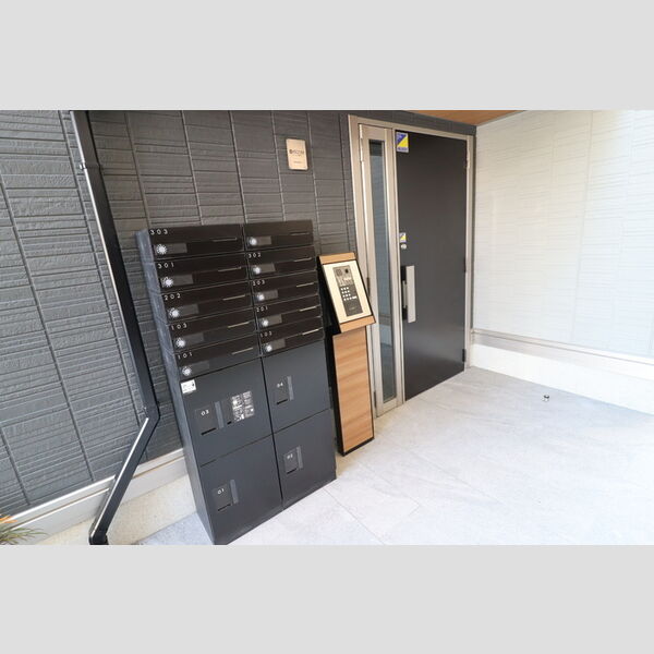 現地周辺 (オートロック　郵便ポスト　宅配ボックス)