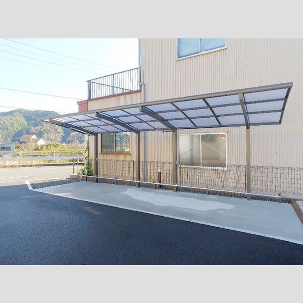 現地周辺 (駐輪場)