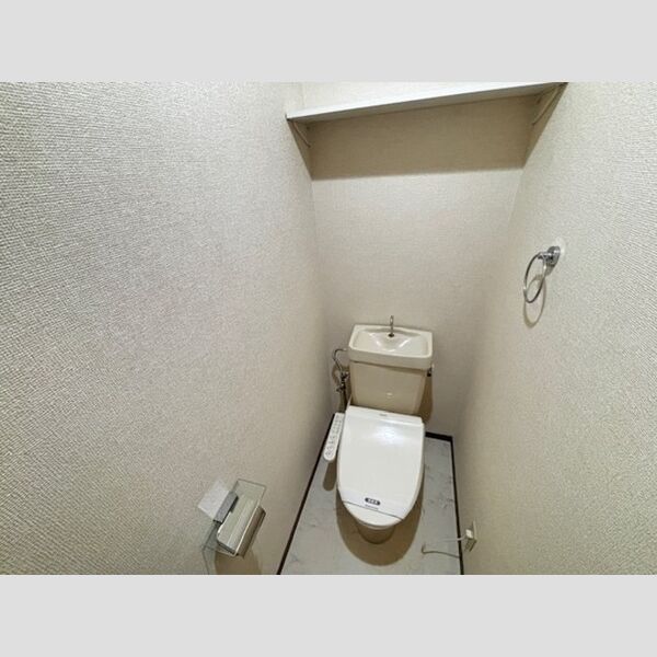 トイレ (温水洗浄暖房便座)