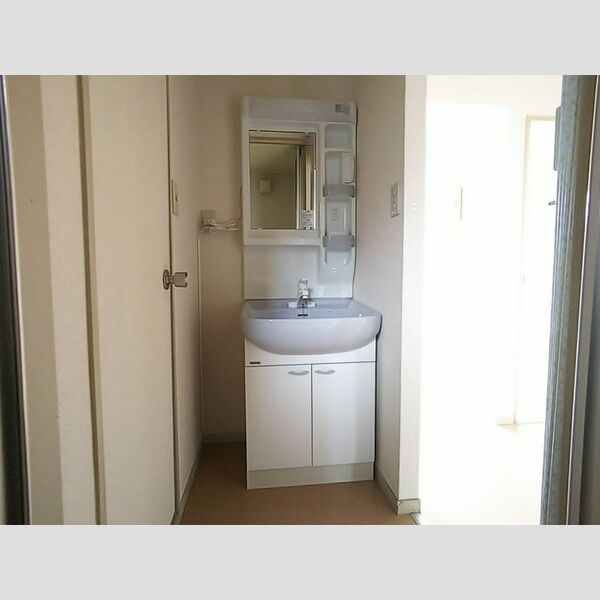 洗面所 (洗髪洗面化粧台)