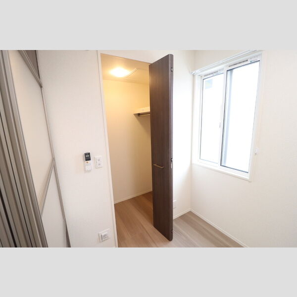 収納 (ウォークインクローゼット)