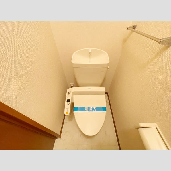 トイレ (温水洗浄暖房便座)