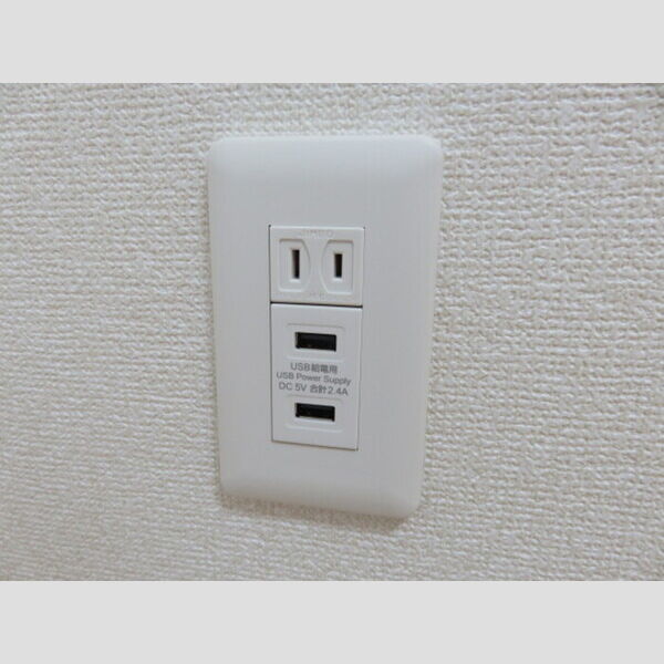 その他 (USBコンセント)