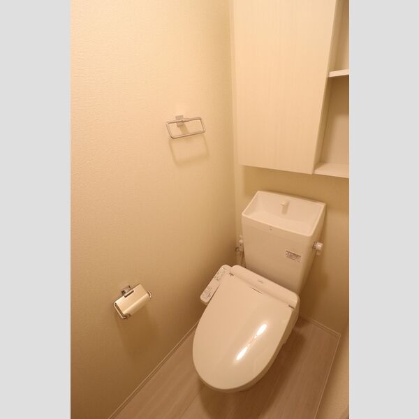 トイレ (洗浄機能付き暖房便座)