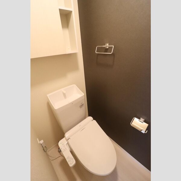 トイレ (洗浄機能付き暖房便座)