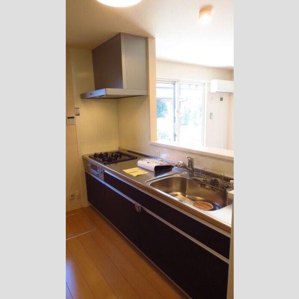 キッチン (システムキッチン　3口コンロ付)