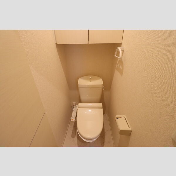 トイレ (洗浄機能付き暖房便座)