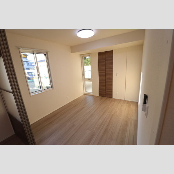 その他 (北側洋室)