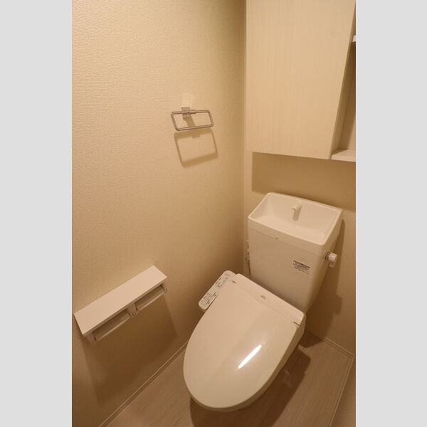 トイレ (洗浄機能付き暖房便座)