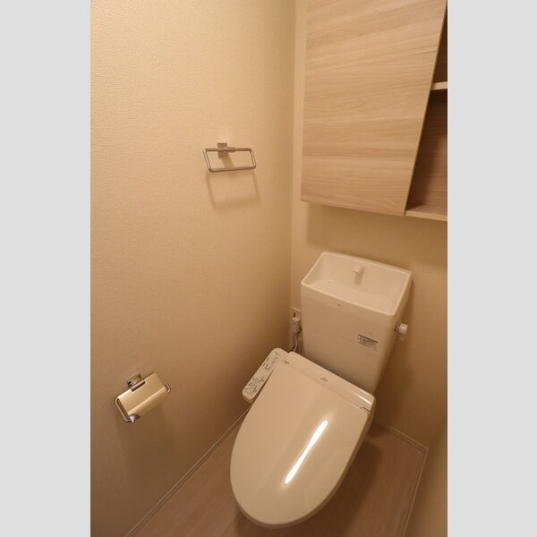 トイレ (洗浄機能付き暖房便座)