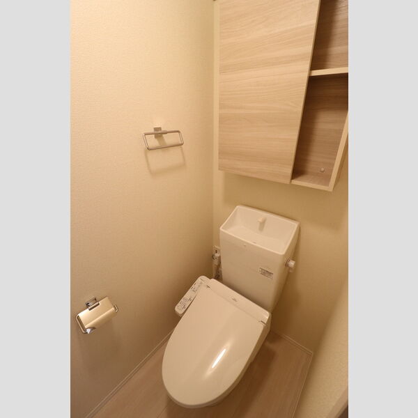 トイレ (洗浄機能付き暖房便座)