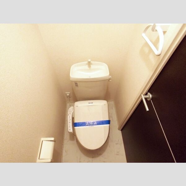 トイレ (温水洗浄便座)