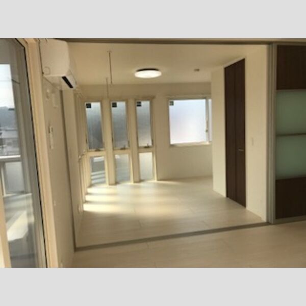 居室・リビング (南洋室)