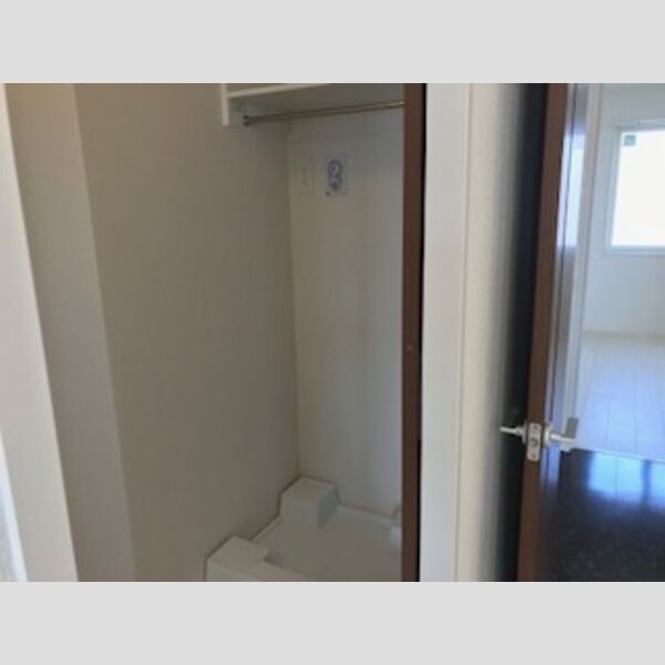 キッチン (洗濯置き場)