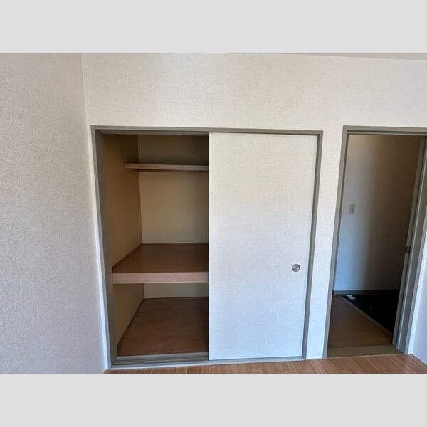 その他 (押入)