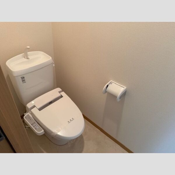 トイレ (トイレ)
