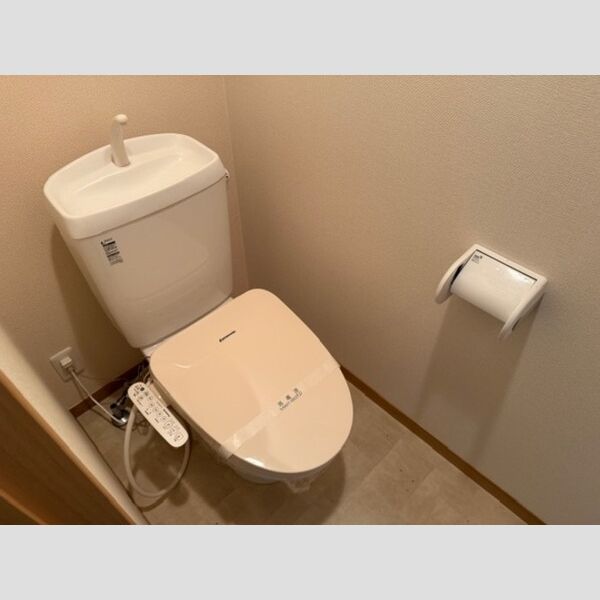 トイレ (トイレ)