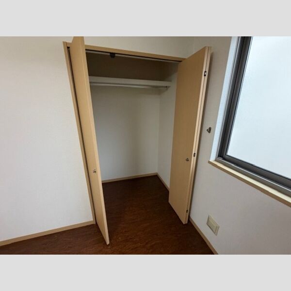収納 (南洋室クローゼット)
