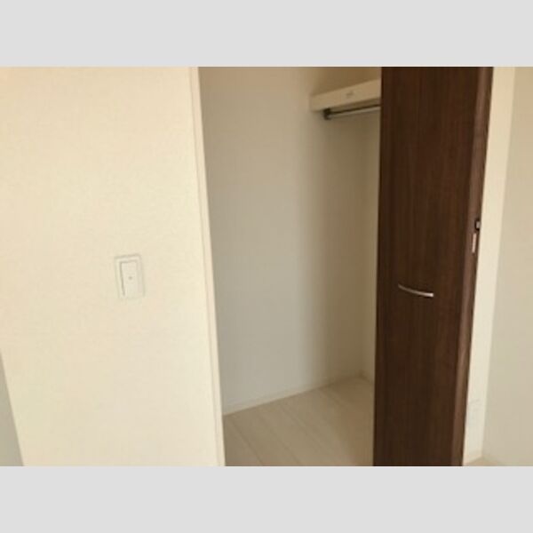 その他 (南洋室収納)