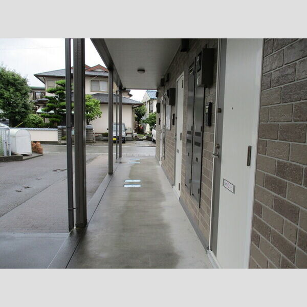 エントランス (エントランス)