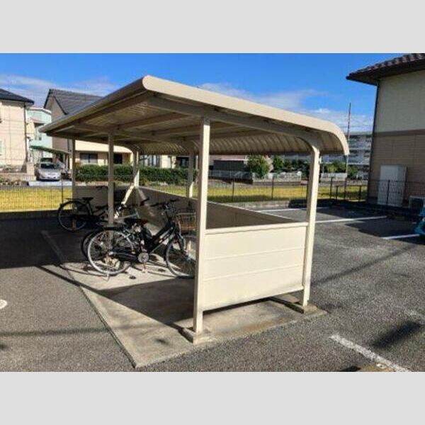 現地周辺 (駐輪場)