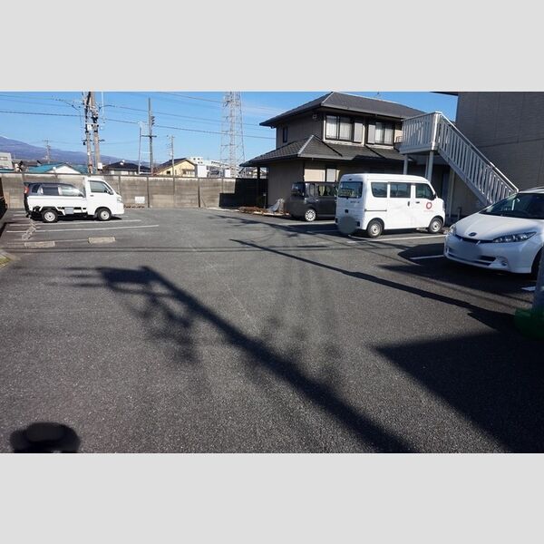 駐車場 (駐車場)